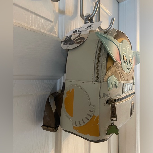 NWT Loungefly Star Wars Baby Yoda The Mandalorian Mini Backpack - Picture 3 of 6